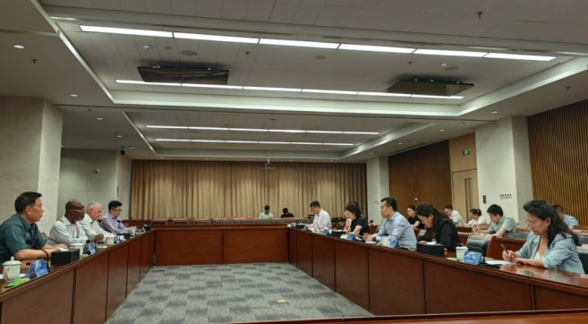 河北省商务厅及廊坊市领导到国际物流与运输学会(廊坊)创新合作中心指导工作